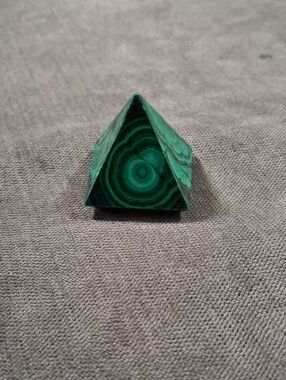 Unknown Source 1" Green Malachite Pyramid G